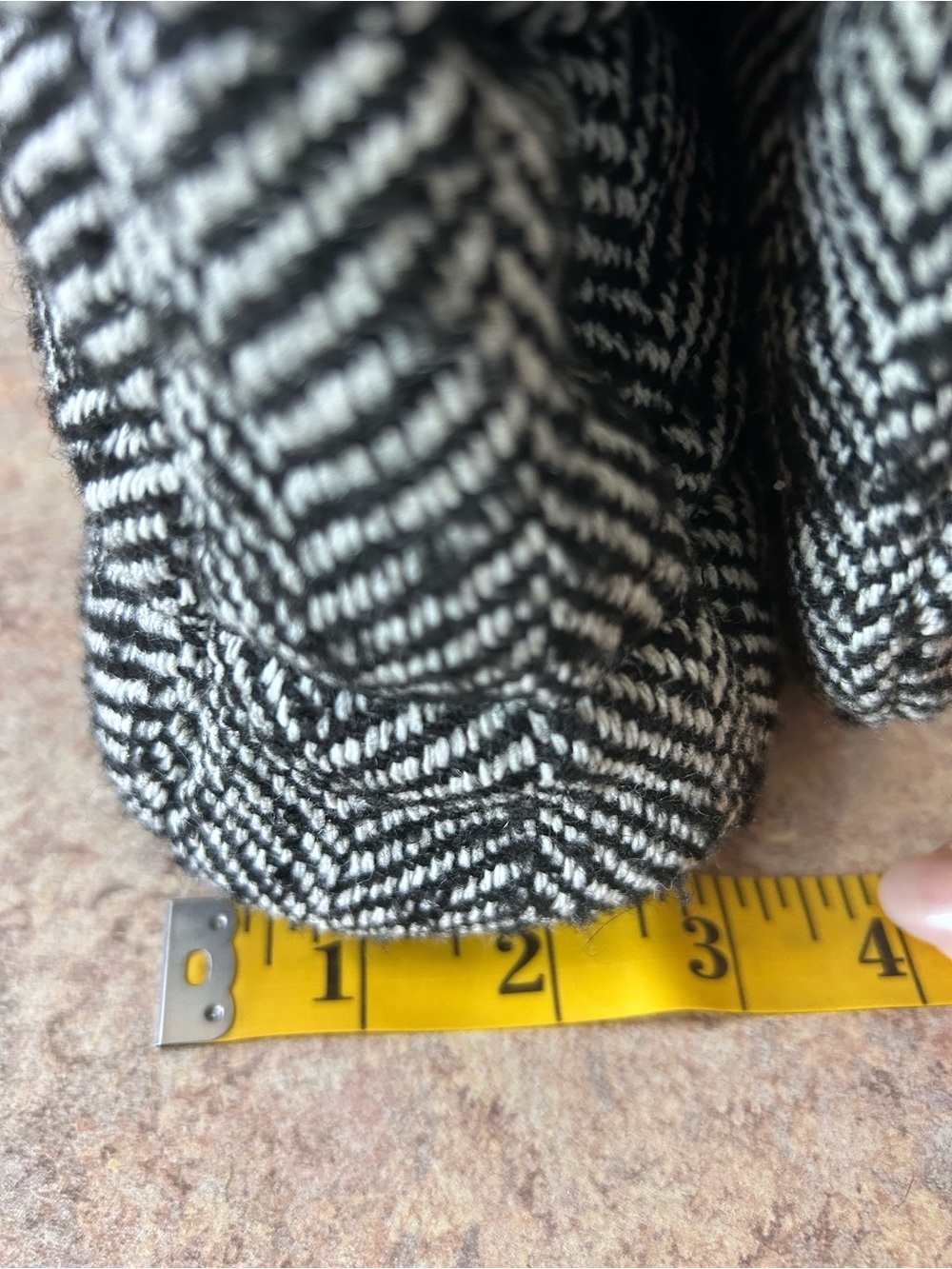 ZARA like new Herringbone Quilted Shoulder Purse with Chain - Picture 9 of 11